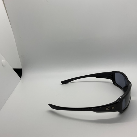 Oakley Black Frame Sunglasses w/Bag - Picture 8 of 11